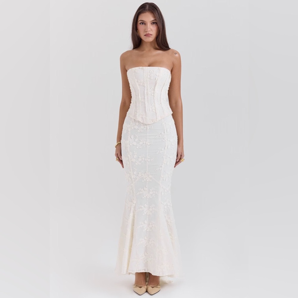 Strapless Ivory Lace Wedding Gown